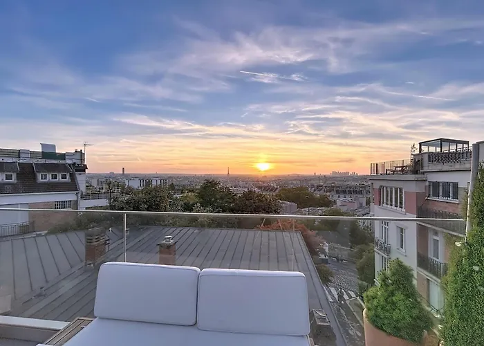 House With Rooftop Eiffel Tower View * Paris