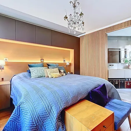 House With Rooftop Eiffel Tower View Paris