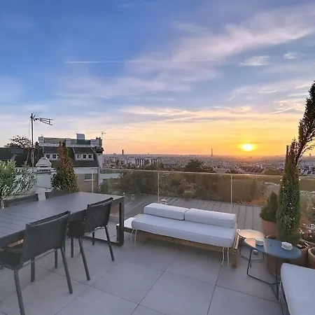 Дом отдыха House With Rooftop Eiffel Tower View *