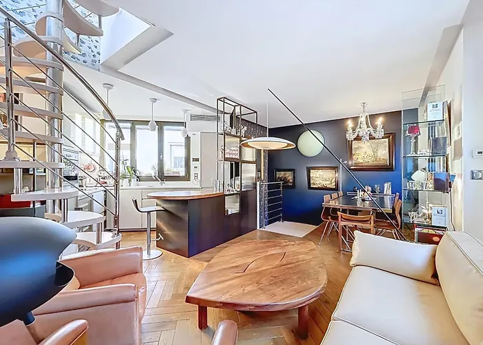 House With Rooftop Eiffel Tower View *