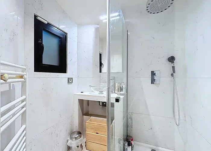 House With Rooftop Eiffel Tower View Дом отдыха