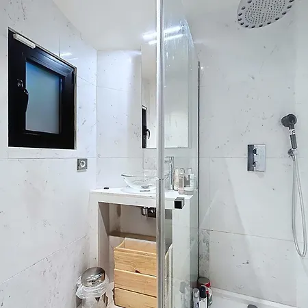 House With Rooftop Eiffel Tower View Сasa de vacaciones