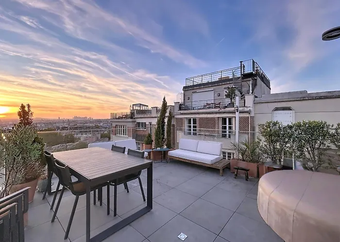House With Rooftop Eiffel Tower View * Paris